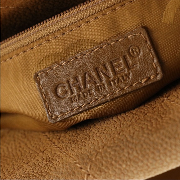 Chanel Suede Quilted Shoulder Bag - Picture 7 of 9